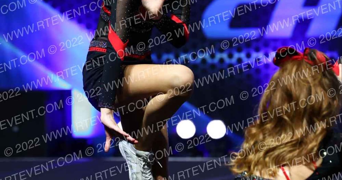 Cheer Station Chiefs · Athletic Championships Garland