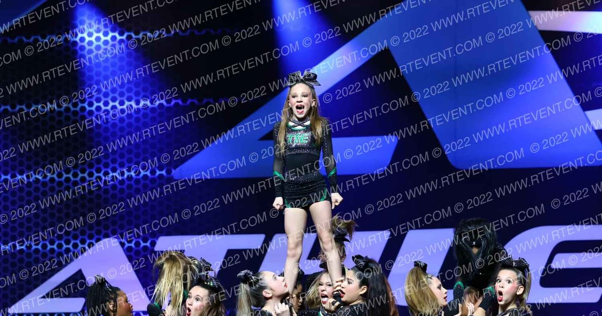 Thunder Extreme Wind · Athletic Championships Garland