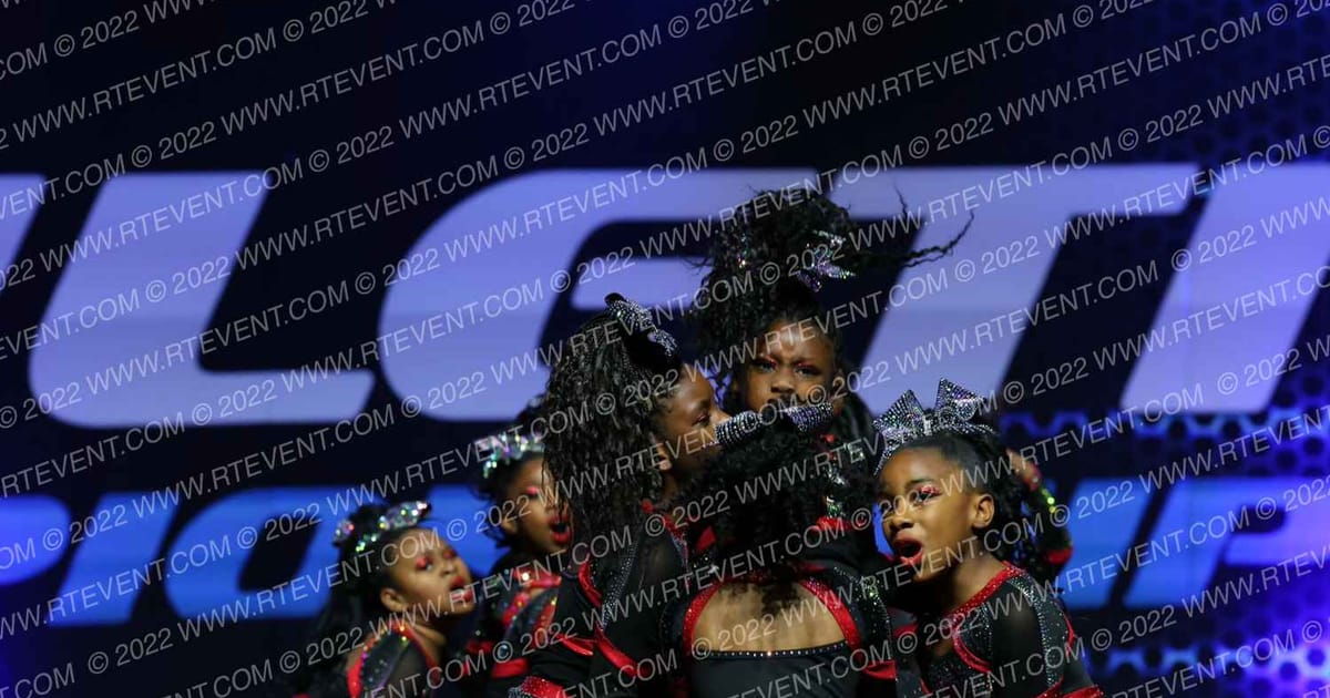 Totally Awesome Cheer Mini Majestic · Athletic Championships Garland