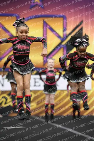 Millers Cheer Stars sparkles