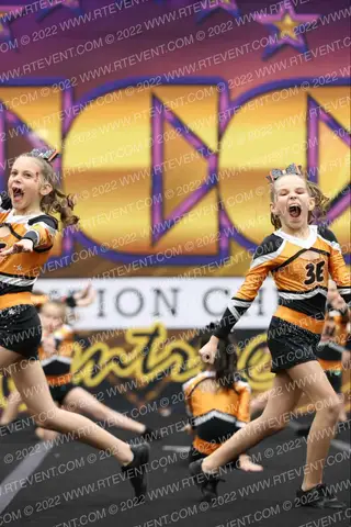 3E cheer Thunder