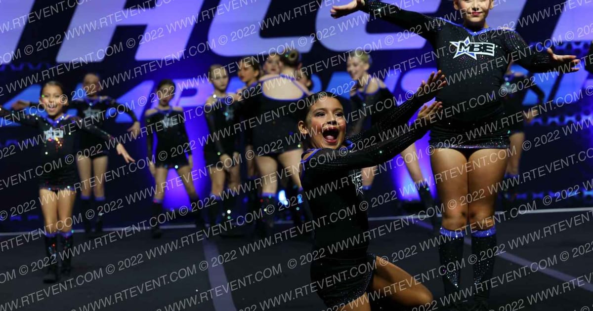 MB Elite Cheer Diamonds · Athletic Championships Garland