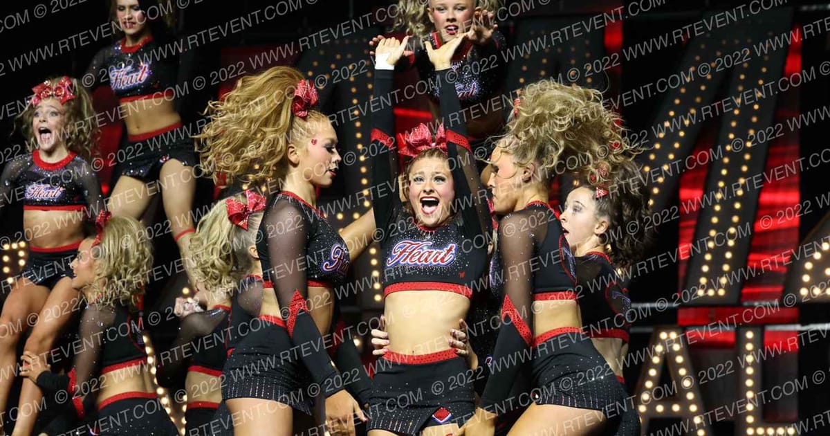 TWIST AND SHOUT HEART · DI ALLSTAR Nationals