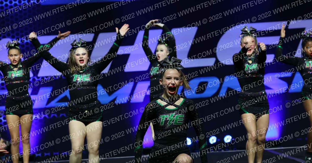 Thunder Extreme Lightning · Athletic Championships Garland