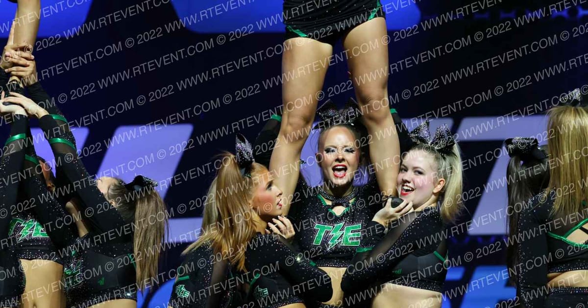 Thunder Extreme Zeus · Athletic Championships Garland