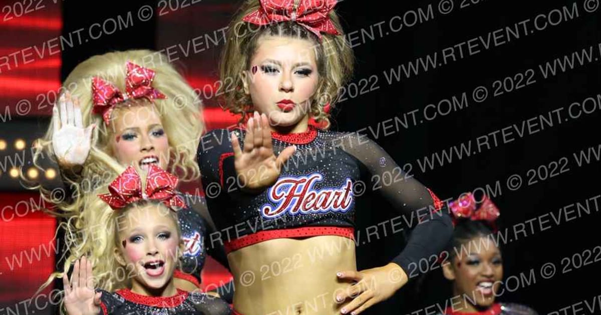 TWIST AND SHOUT HEART · DI ALLSTAR Nationals