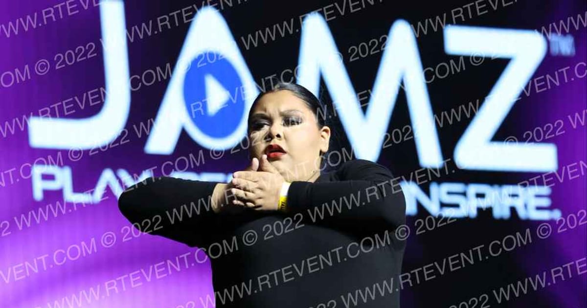 LA PUENTE HIGH SCHOOL DANCE COMPANY · THURSDAY School Nationals