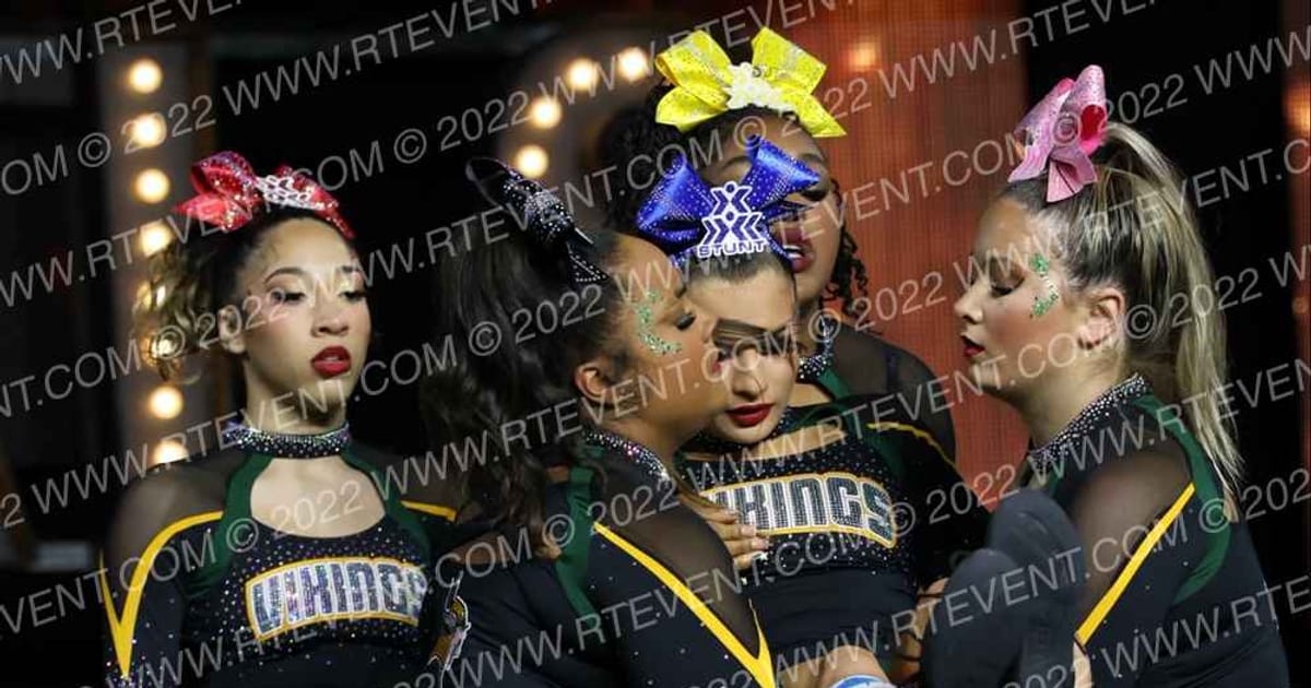 VANDEN HIGH SCHOOL STUNT · FRIDAY School Nationals