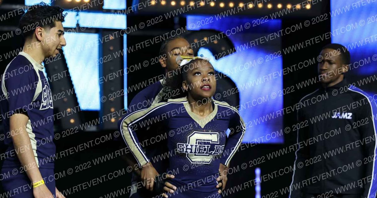 CHEYENNE HIGH SCHOOL PARTNER STUNT · FRIDAY School Nationals