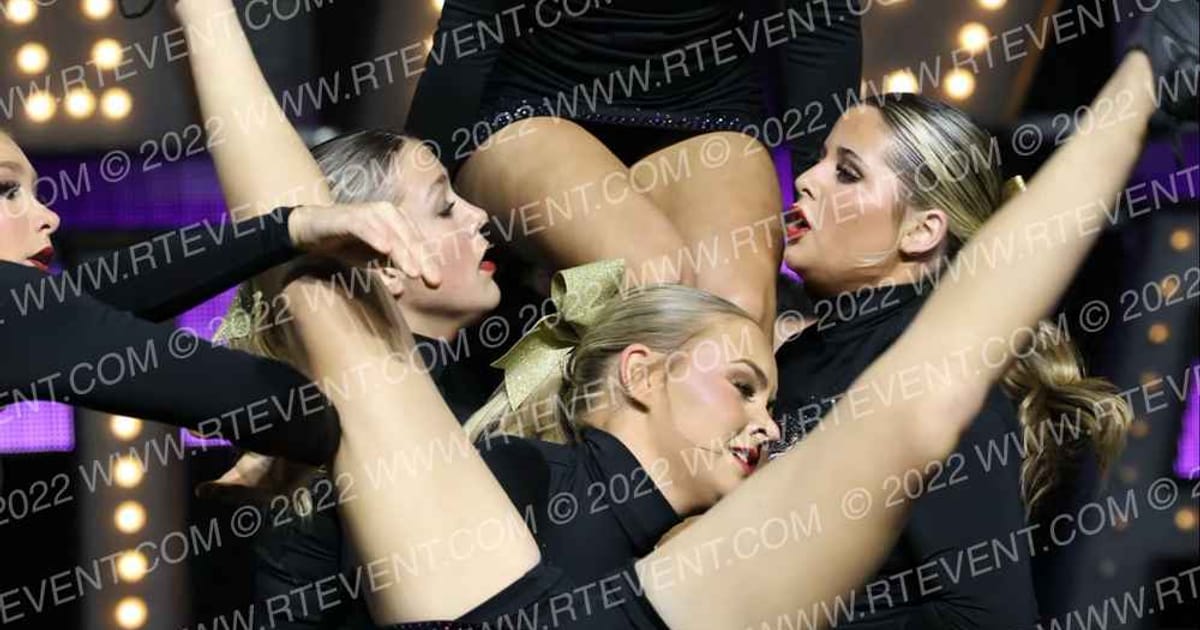 SANTANA HIGH VARSITY · FRIDAY School Nationals