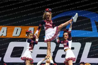 REDLANDS CHEER BLUE TEAM