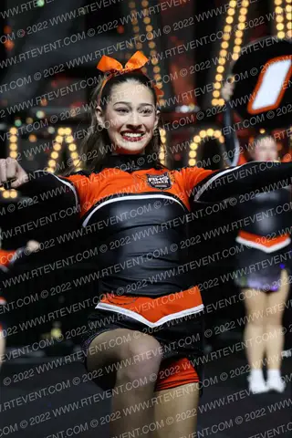 ROSEBURG INDIANS VARSITY CHEER