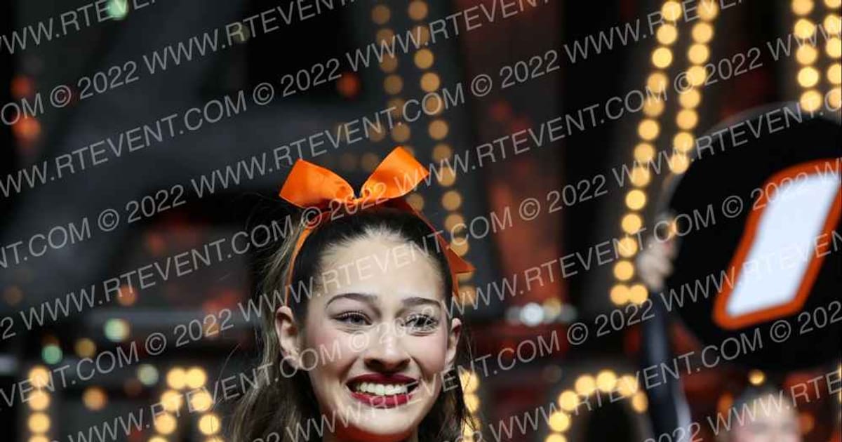 ROSEBURG INDIANS VARSITY CHEER · SATURDAY School Nationals