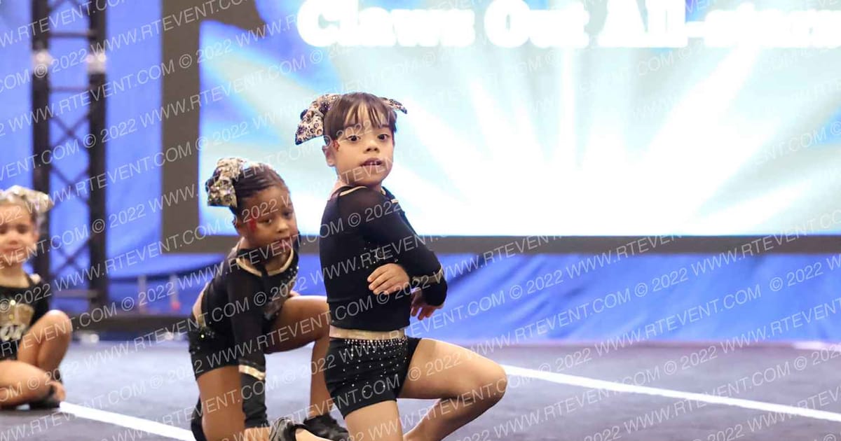 Claws Out All-Stars Tiny Cats · West Coast Crown