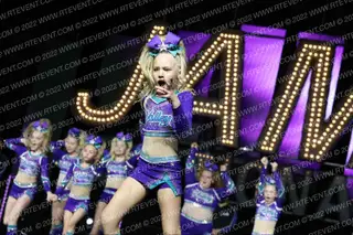 VALLEY CHEER STARSTRUCK