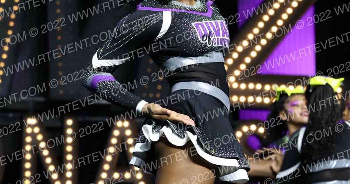 DIVAS OF COMPTON SHOOTING STARZ CHEER SQUAD · NA Nationals
