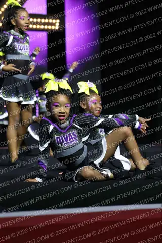 DIVAS OF COMPTON SHINING STARZ