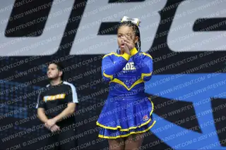 UNDER PRESSURE DIVAS