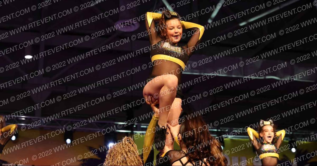 Hornets Competitive Cheerleading Queen Bees · ACDA Reach the Beach Rec NATIONALS