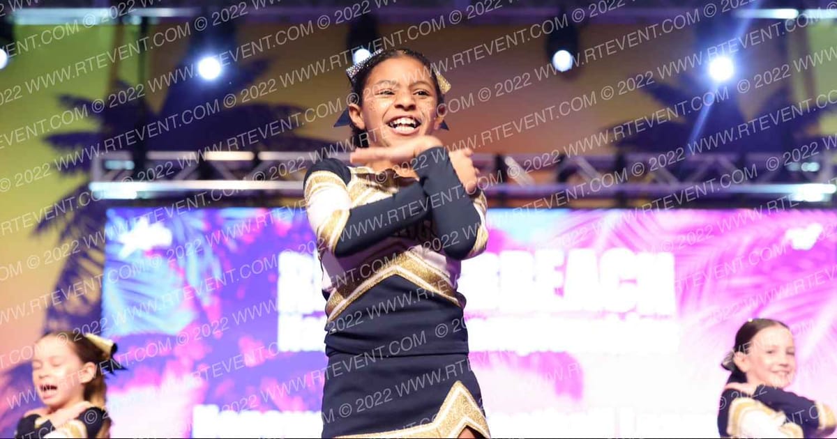 Hopewell Youth Football League Glimmer Girls · ACDA Reach the Beach Rec NATIONALS