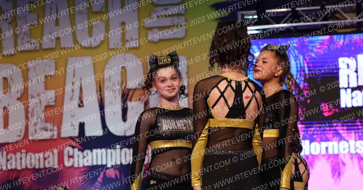 Hornets Competitive Cheerleading Junior Swarm · ACDA Reach the Beach Rec NATIONALS