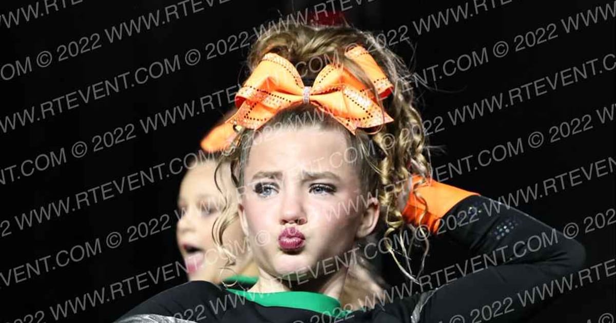 Iowa Elite Cheer of MN VENGEANCE · GLCC Grand Nationals
