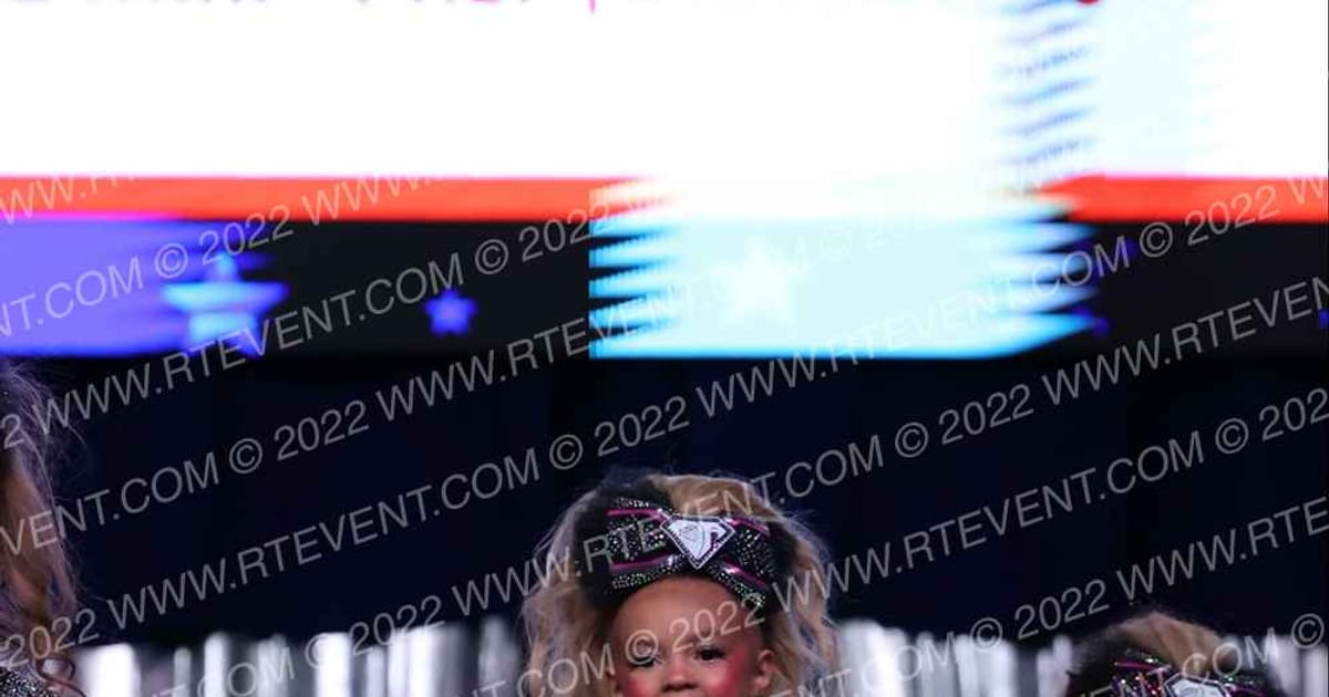 Diamonds All Stars Sassykitties · The American Royale Sevierville Nationals DIDIIV