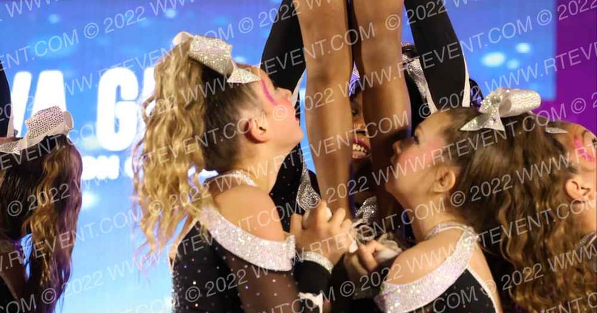 Champion Cheer Lava Girls · Aloha Grand Nationals DIDII