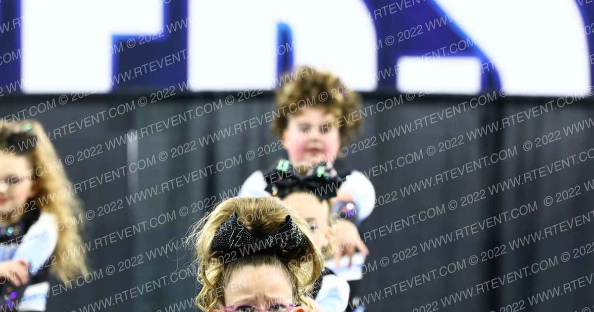 Energy Cheerleading Mini Bolts · CHEERSPORT Lowell Classic