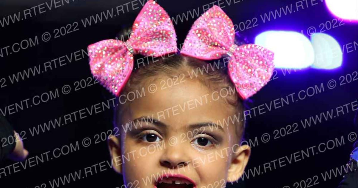 East Celebrity Elite - Hingham GLITTER GIRLS · Spirit Fest GN