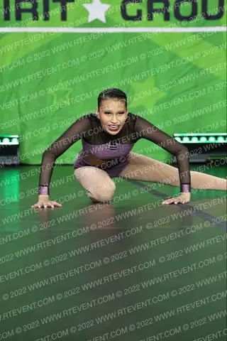 Dynamic Dance Aria Bouma