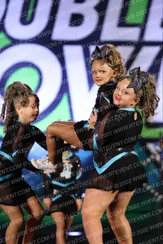 East Mississippi Cheerleading Queen Cobras