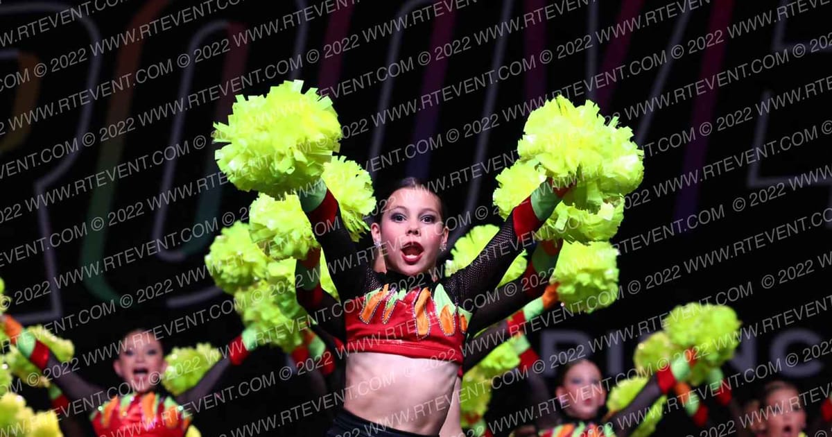 Star Performance Centre Mini Large Pom · GROOVE Dance Grand Nationals