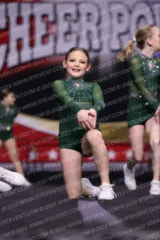 Thrive Cheer Royals Aces