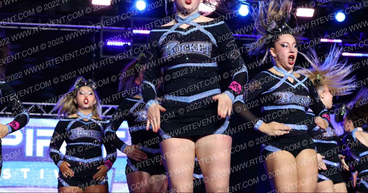 Rocket Cheer Lady Luck · Spirit Fest GN