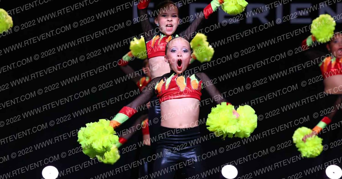 Star Performance Centre Mini Large Pom · GROOVE Dance Grand Nationals