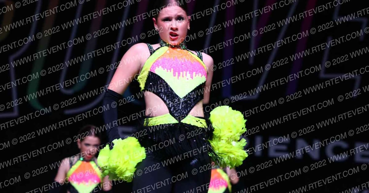 Star Performance Centre Youth Small Pom-Shake · GROOVE Dance Grand Nationals