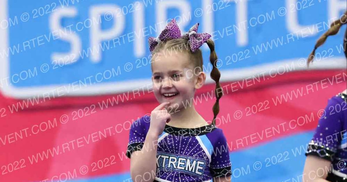 Xtreme Cheer of Oswego County Tiny Brigades · Aloha Syracuse Showdown