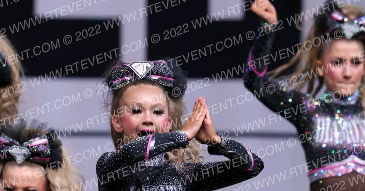 Diamonds All Stars GLITTER GIRLS · CANAM Grand Nationals