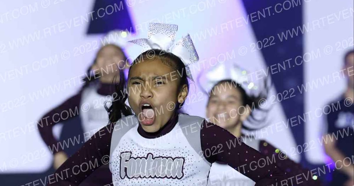 FONTANA JR PEE WEE CHEER · March Madness