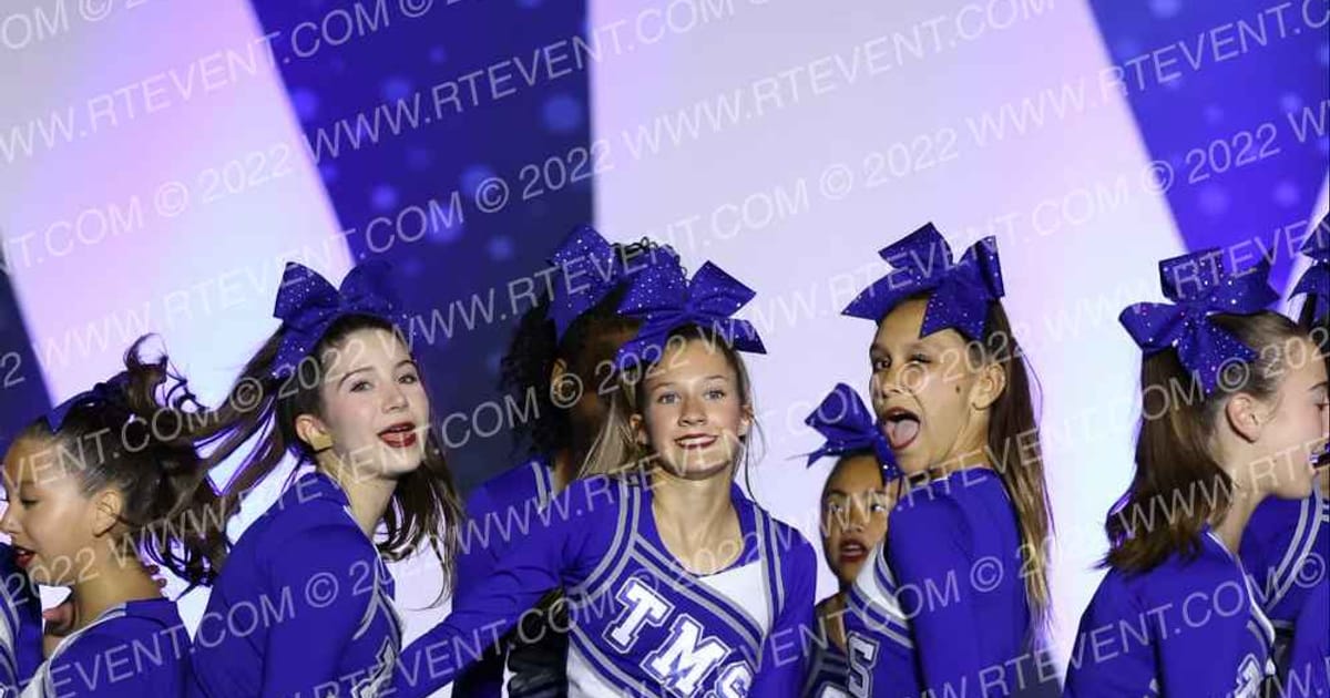 THOMPSON MIDDLE SCHOOL SHOW CHEER TEAM · March Madness