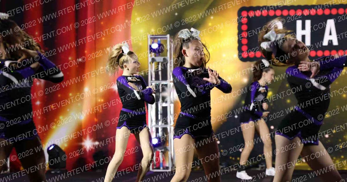 Clarksville Elite Cheer Center Amethyst · Encore Louisville Showdown