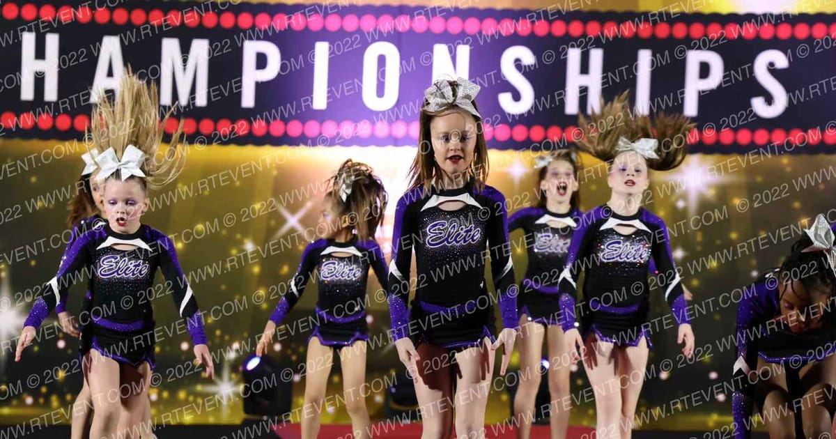 Clarksville Elite Cheer Center Moonstone · Encore Louisville Showdown