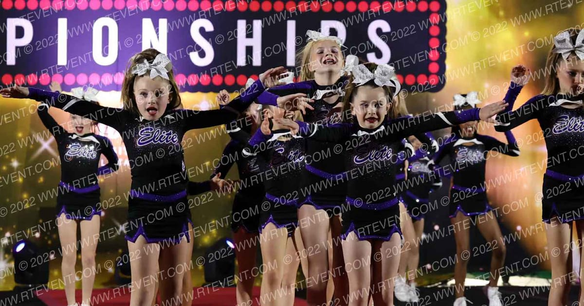 Clarksville Elite Cheer Center Pearls · Encore Louisville Showdown