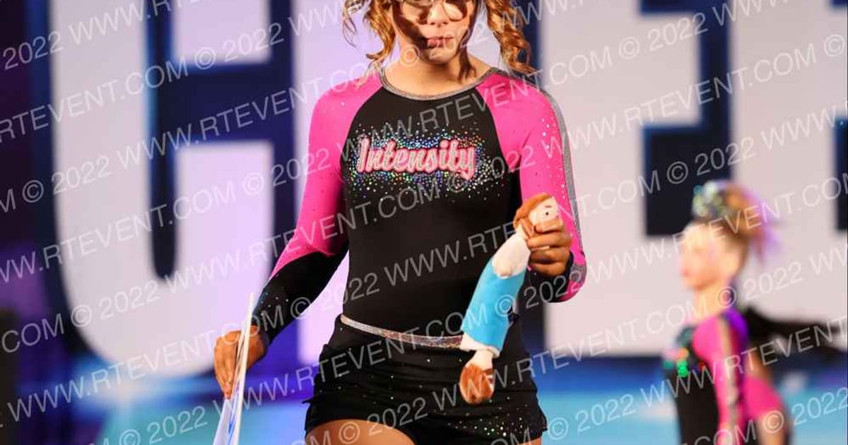 Essex Stembridge Intensity TWISTED HALO · Cheersport Reading Classic