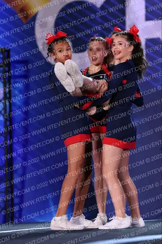 Leavitt Middle School Cheer