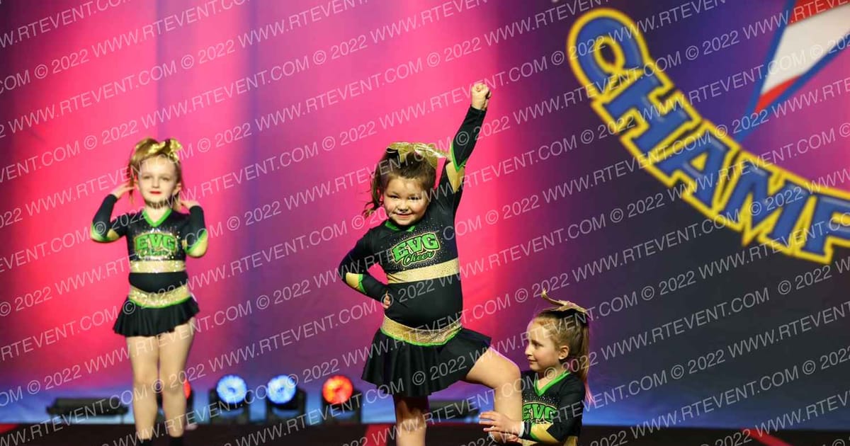 Evergreen Cheer Stars Emerald Lightning · The American Legacy Springfield Nationals DIDII