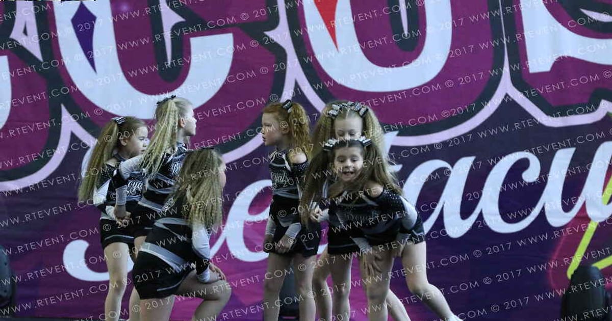 Steel Town Royals Divas · Circus Spectacular