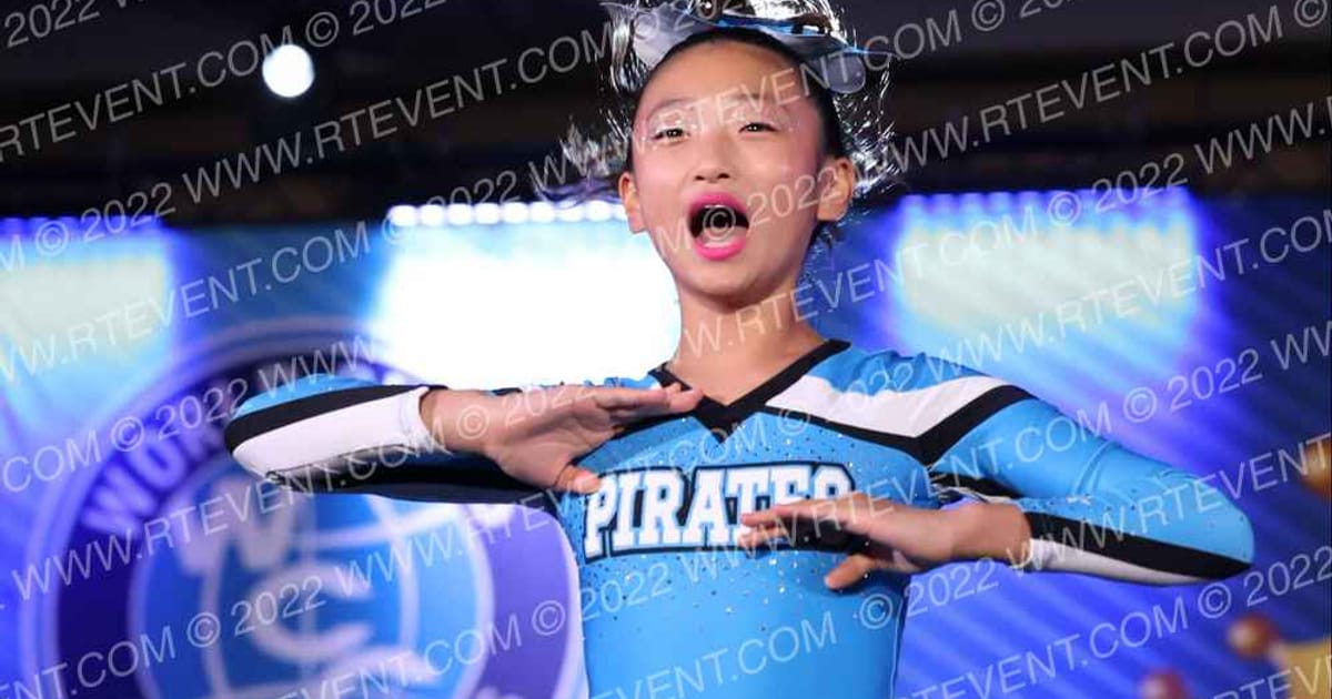 Sloan Canyon Varsity Cheer Sloan Canyon Middle School · Vegas Crown