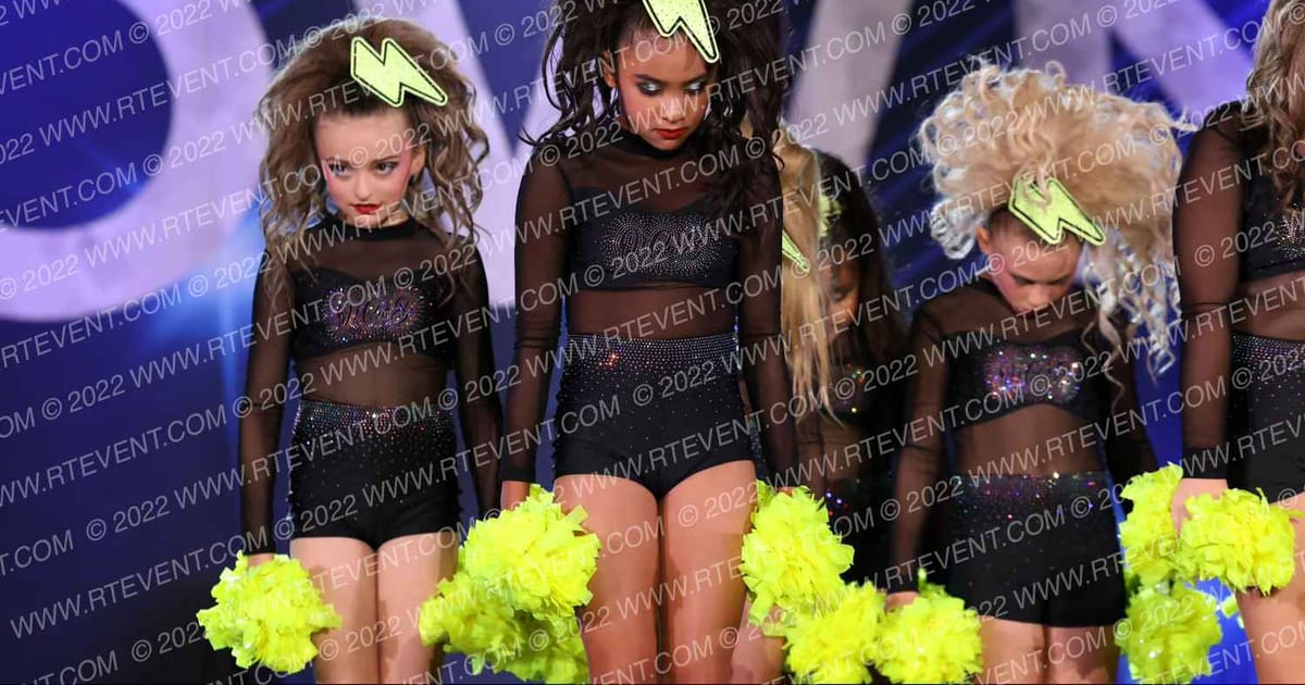 OC Elite Cheer LIGHTNING · Vegas Crown